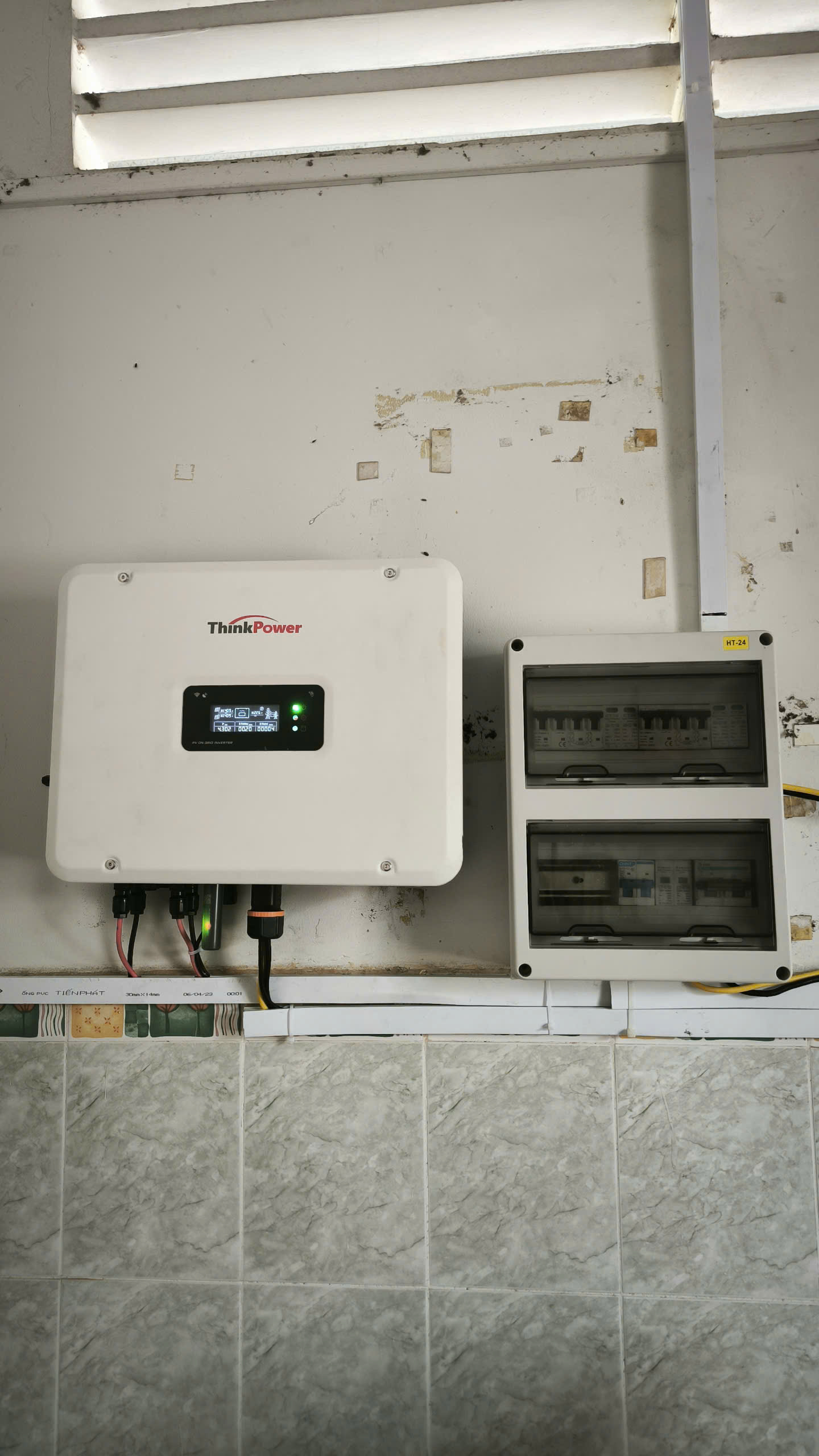 Hệ Thống Điện Năng Lượng Mặt Trời 10kW Hòa Lưới Bám Tải